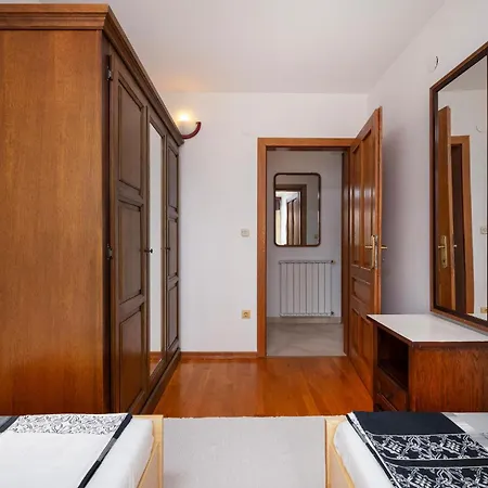 Krase Ii Apartmán