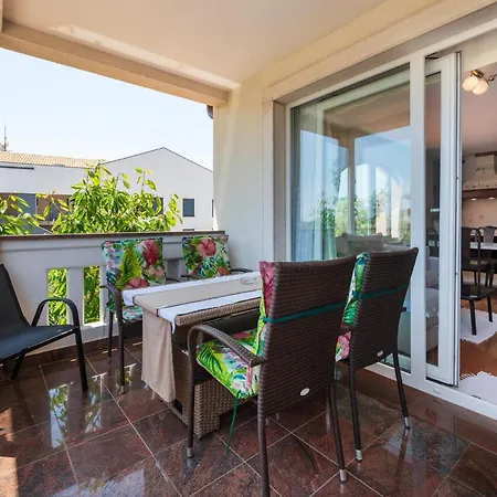 2 Bedroom Lovely In Appartement Medulin